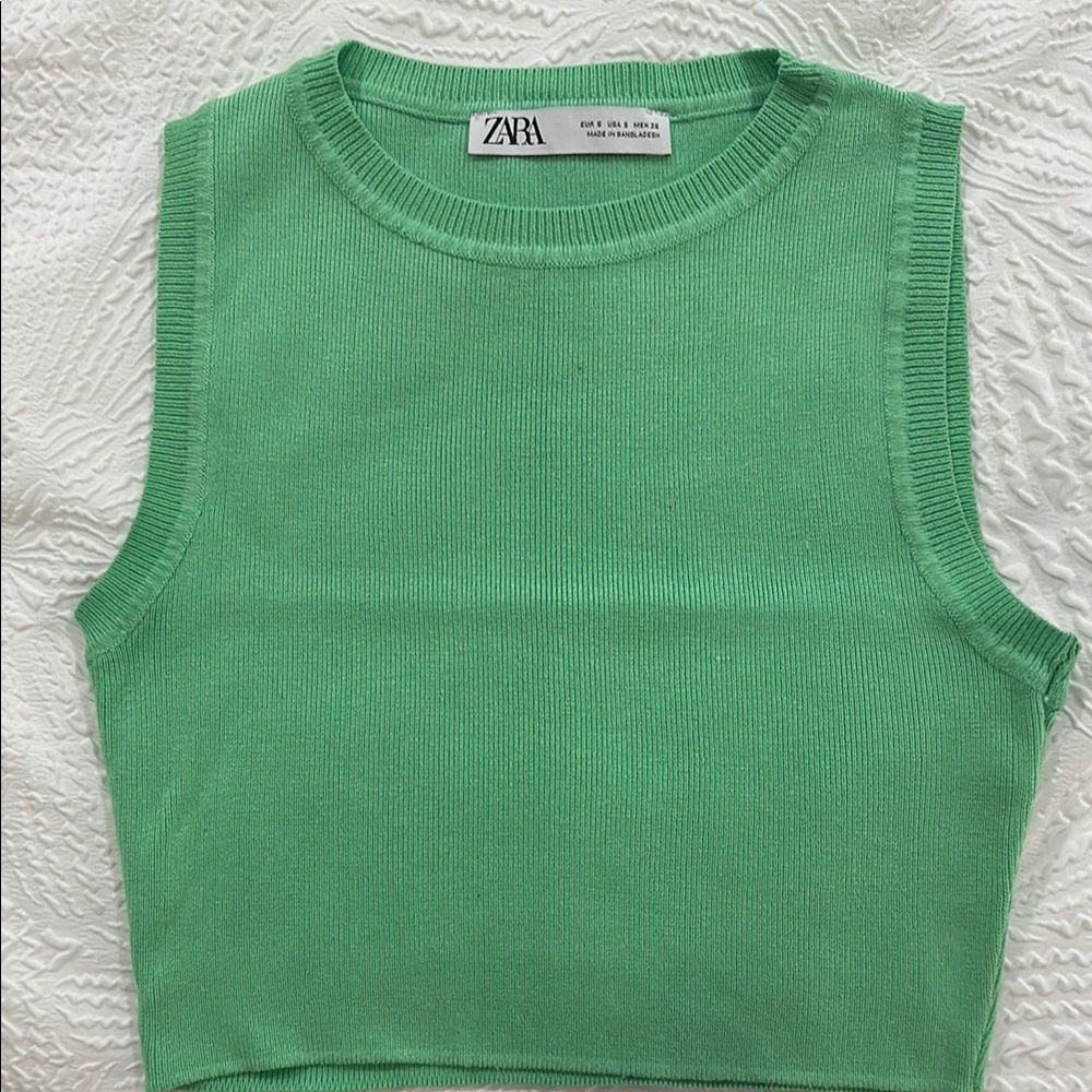 Zara Green Sleeveless Knit Top